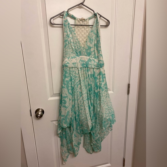 Beautiful Asymmetrical Teal Guess Dress - Picture 2 of 4